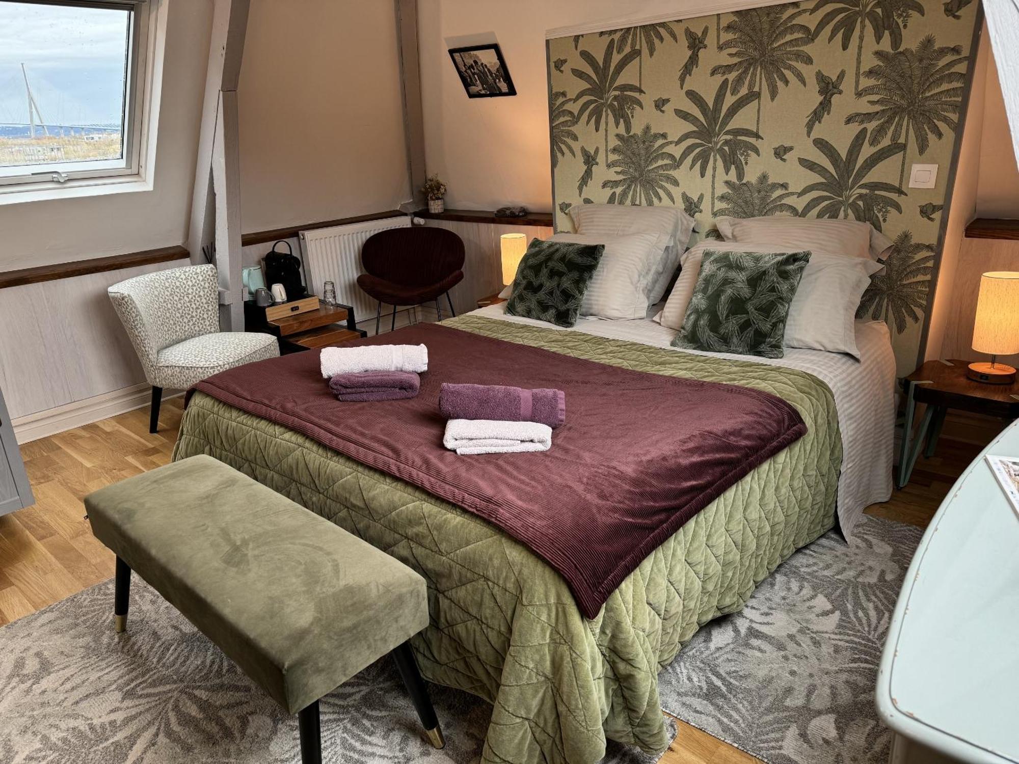 Bed and Breakfast Honfleur, Entre Terre & Estuaire La Rivière-Saint-Sauveur Zimmer foto